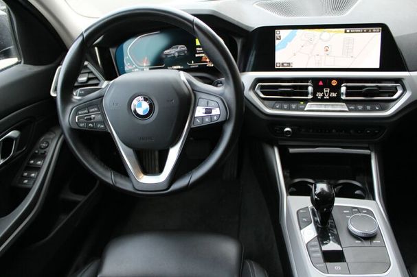 BMW 320d Touring Advantage 140 kW image number 6