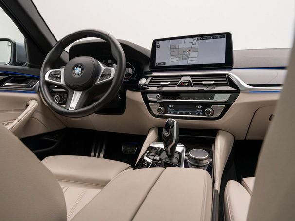 BMW 540i Touring M xDrive 245 kW image number 48