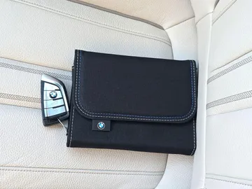 Car image 27