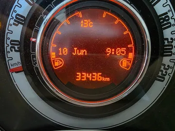 Car image 18