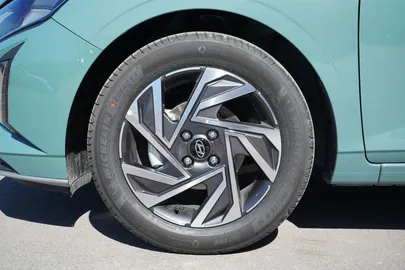 Car image 36