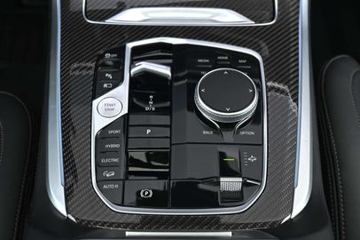 Car image 30