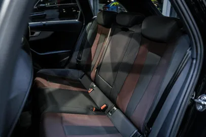 Car image 24
