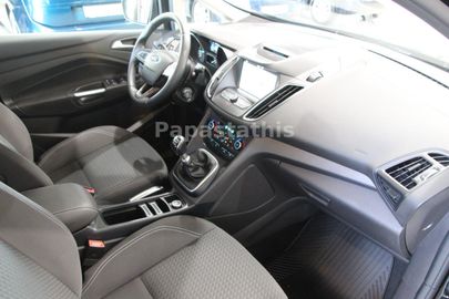 Car image 15