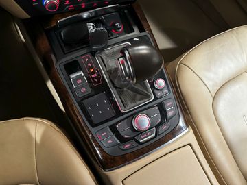 Car image 30