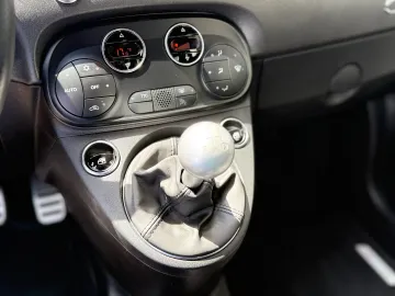 Car image 27