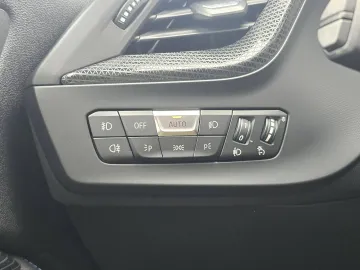 Car image 40