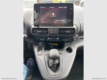 Car image 23