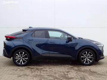Car image 4