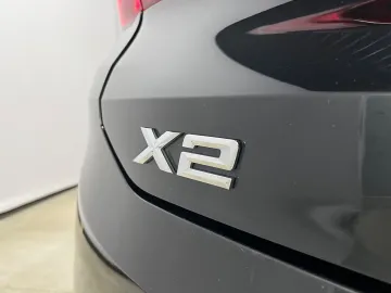 Car image 32