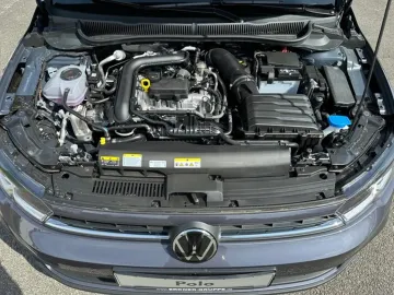 Car image 27