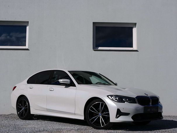 BMW 320i Sport Line 135 kW image number 3