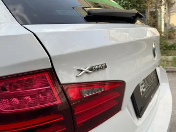 Car image 34