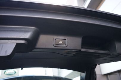 Car image 33