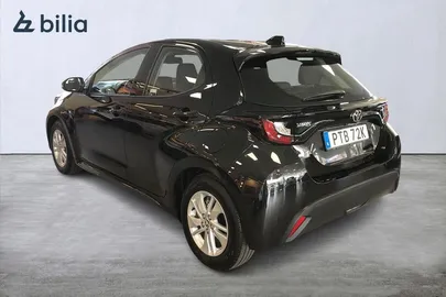 Car image 4