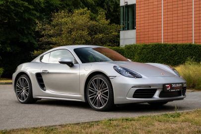 Car image 3