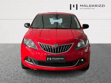 Car image 2