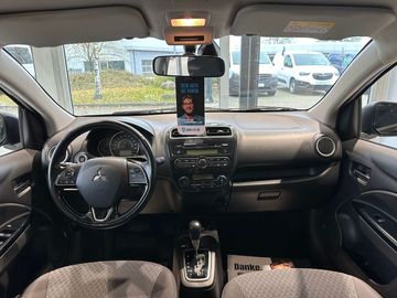 Car image 30