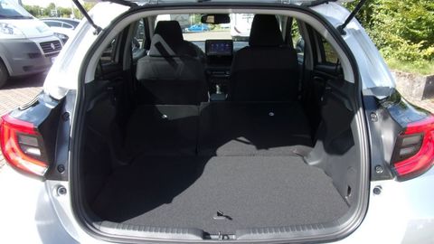 Car image 15