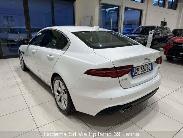 Jaguar XE 132 kW image number 3