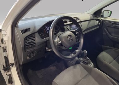 Car image 14