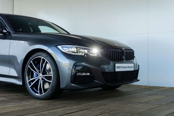 BMW 320i 135 kW image number 22