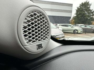 Car image 37