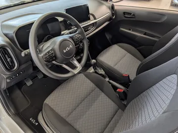 Car image 34