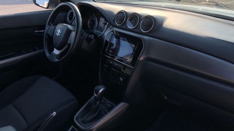 Car image 11