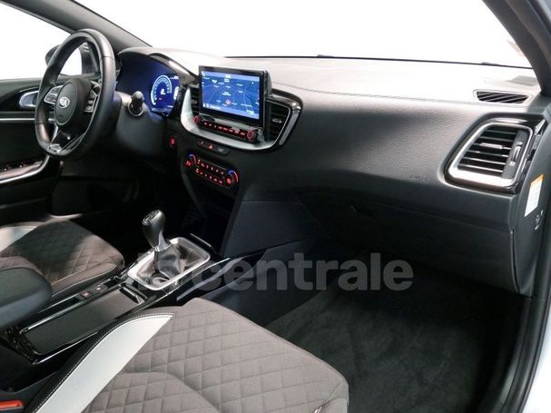 Kia Ceed Ceed 1.6 CRDi GT Line 100 kW image number 16