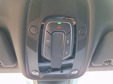 Car image 44
