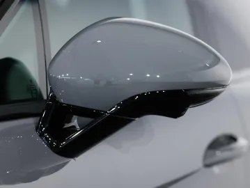 Car image 32