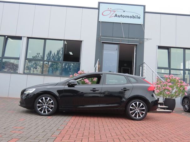 Volvo V40 D3 Geartronic Momentum 110 kW image number 25