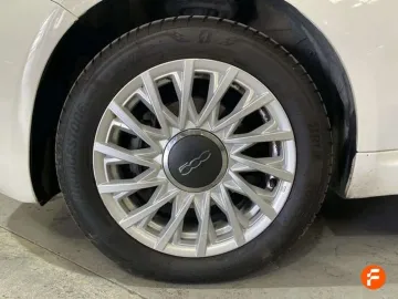 Car image 32