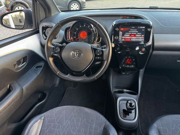 Car image 12