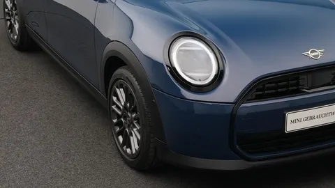 Car image 22