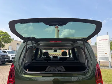 Car image 32
