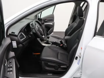 Car image 46