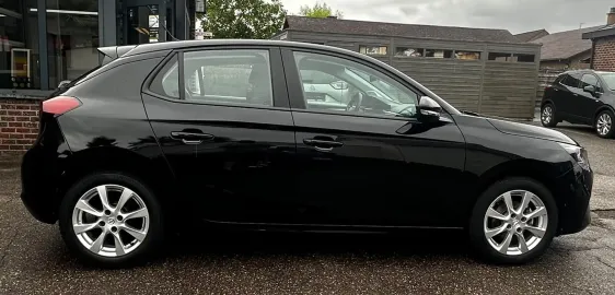 Car image 4