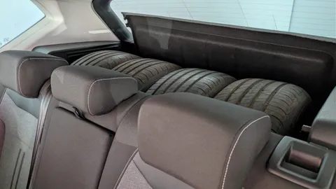 Car image 43