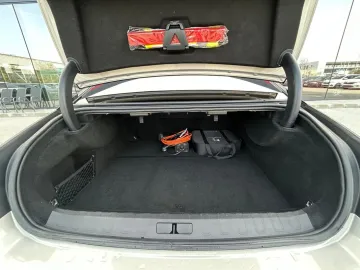 Car image 34