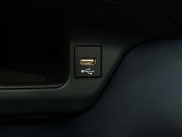 Car image 33