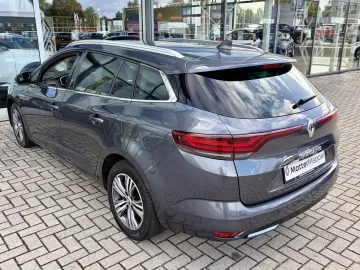 Car image 49