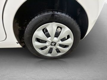 Car image 28