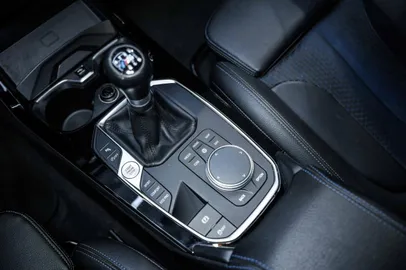Car image 28