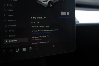 Car image 35