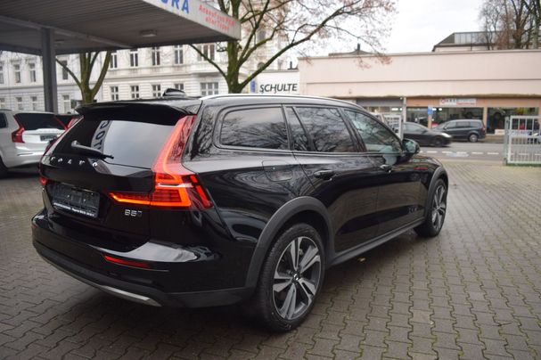 Volvo V60 Cross Country AWD B5 184 kW image number 7