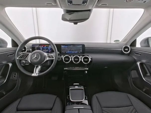 Mercedes-Benz CLA 180 100 kW image number 7