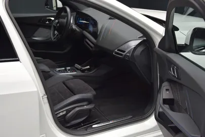 Car image 27