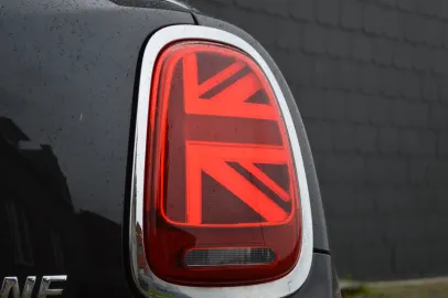 Car image 28